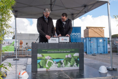 Pose de la première pierre de la chaufferie biomasse des Près-Verts - Agrandir l'image, fenêtre modale