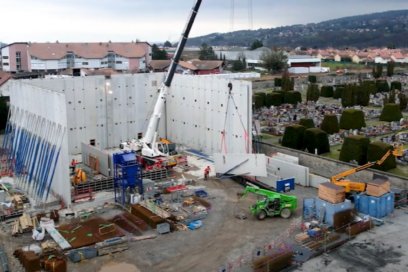 Installation d'un pré-mur de la centrale biomasse - Agrandir l'image, fenêtre modale